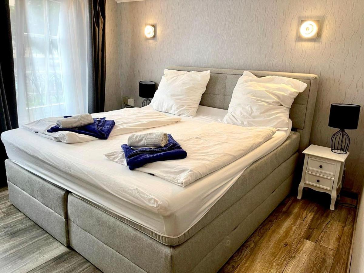 The Burgklause Boutique Hotel Linz am Rhein Exterior foto